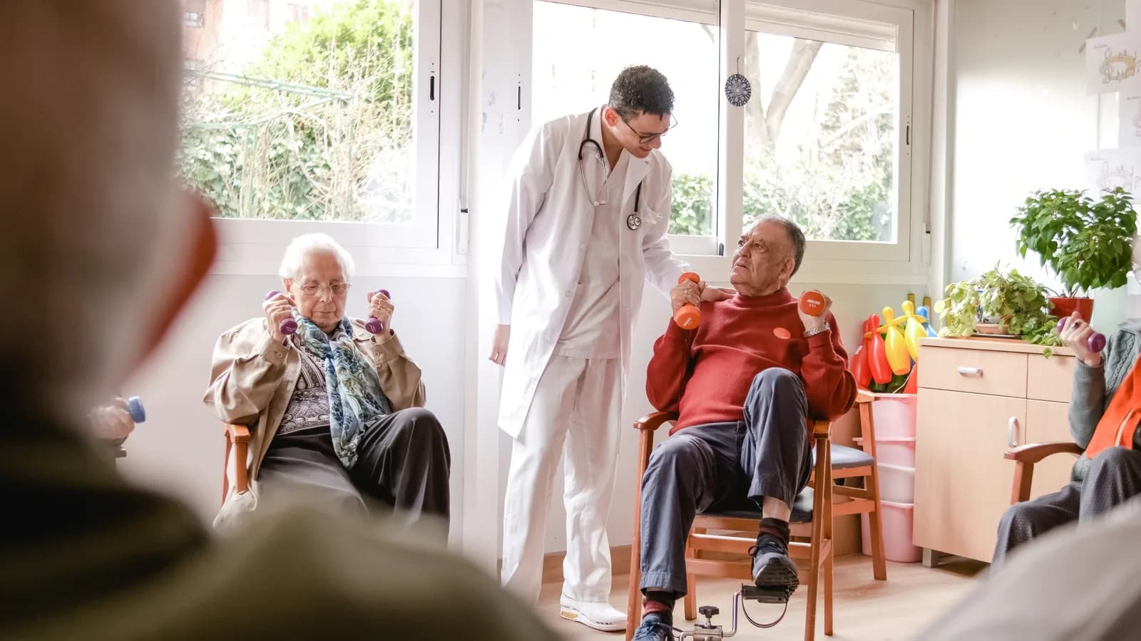 Ghid practic despre boala Parkinson: ce trebuie să știe familiile