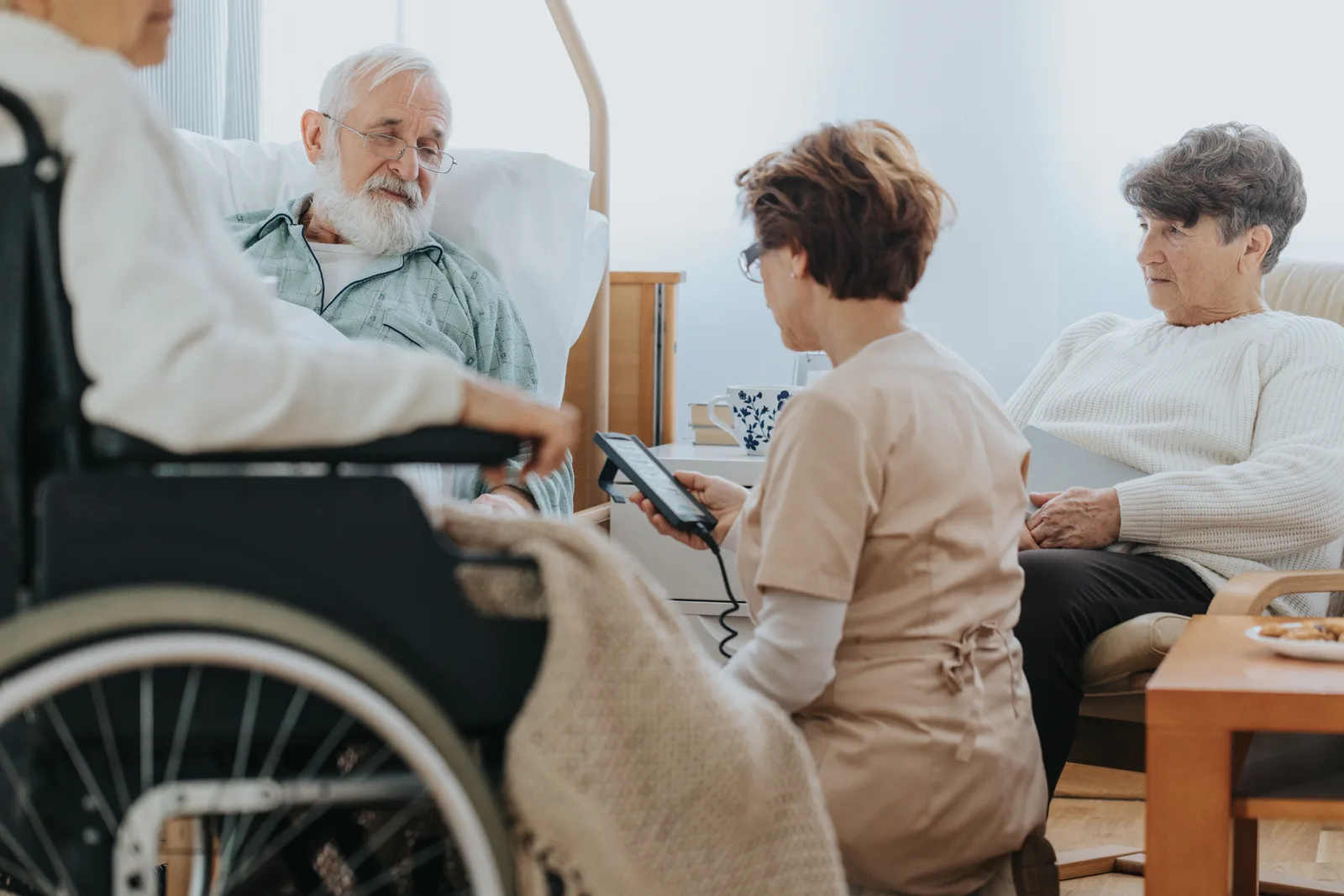 Hipertensiunea arterială la seniori: greșeli frecvente și cum le eviți